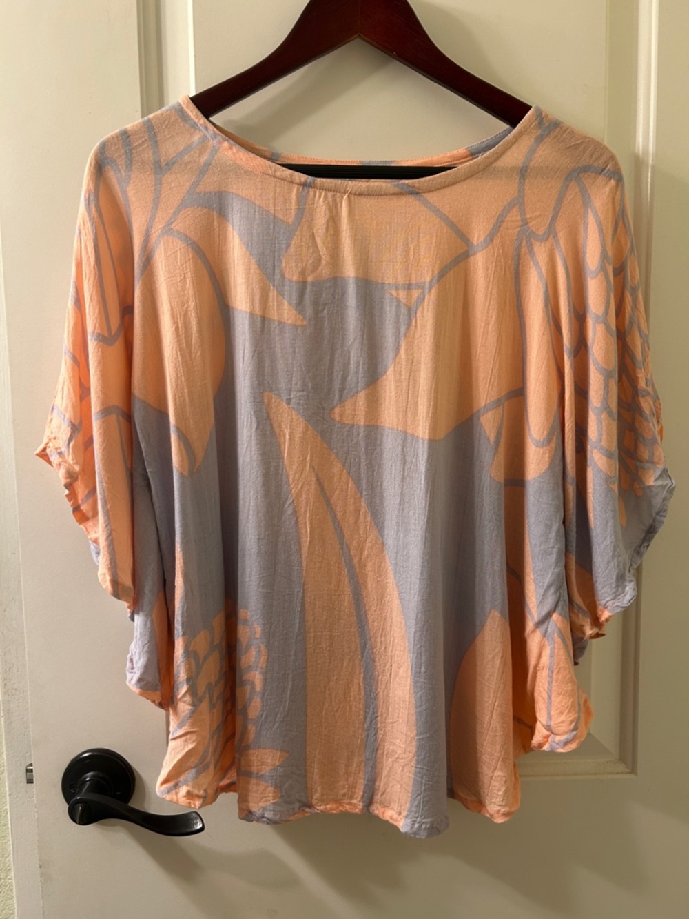Relaxed Peach & Light Gray Floral-Print Women’s Top